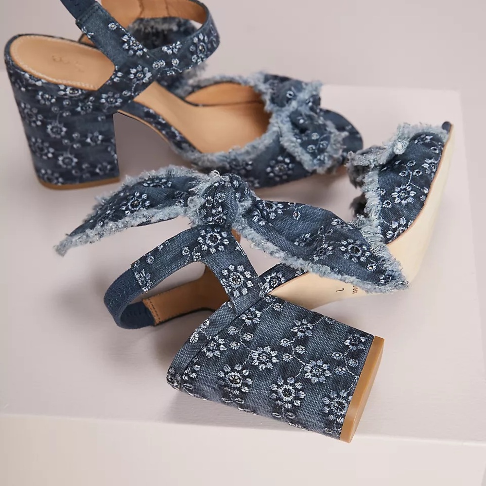 Bill Blass Carmen Denim Blue Floral Heels